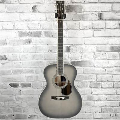 MARTIN OM-45 John Mayer 20th Anniversary, Platinum Gray Burst image 1