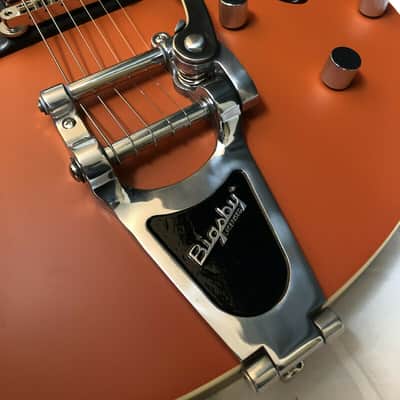 The Loar Thinbody Archtop electric guitar - hollowbody NEW - Orange LH-306T Bigsby Tremolo image 3