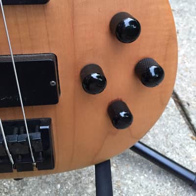 Cort Artisan Bass Custom 90's image 6