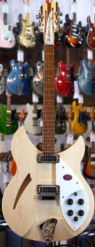 Rickenbacker 330/12, Mapleglo image 1