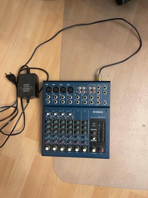 Immagine Yamaha MG10/2 10-Channel Analog Mixer – Good Condition - 1