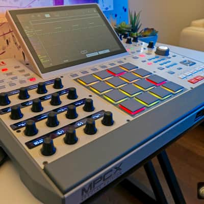 Akai MPC X Special Edition Standalone Sampler incl. MPC Pro Pack upgrade image 3