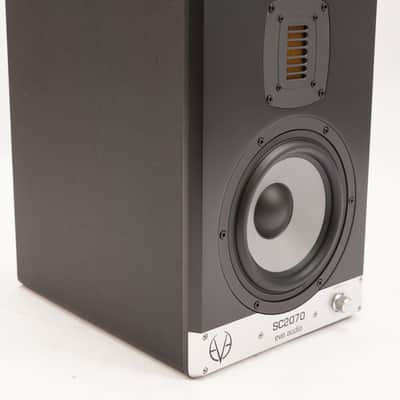 EVE Audio SC207 - Monitor de estudio activo de 2 vías de 7 (PRE-ORDER EVE Audio SC207 - Monitor de estudio activo de 2 vías de 7 (PRE-ORDER