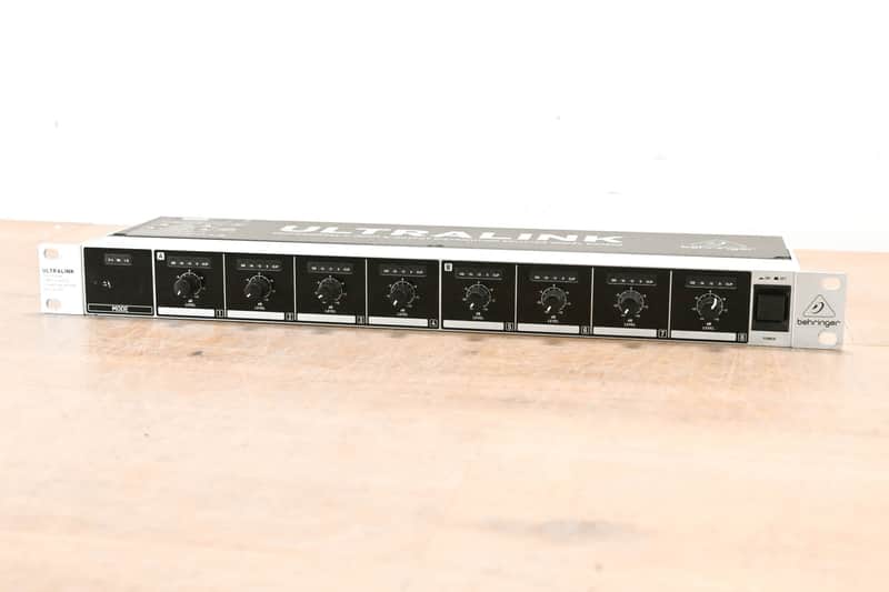 Behringer ULTRALINK DS2800 2-Input 8-Output Distribution Splitter CG013SC image 1