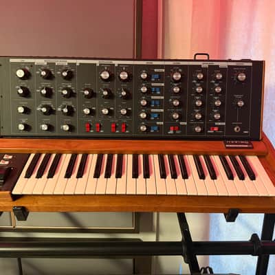 Moog Minimoog Voyager Old School 44-Key Monophonic Synthesizer