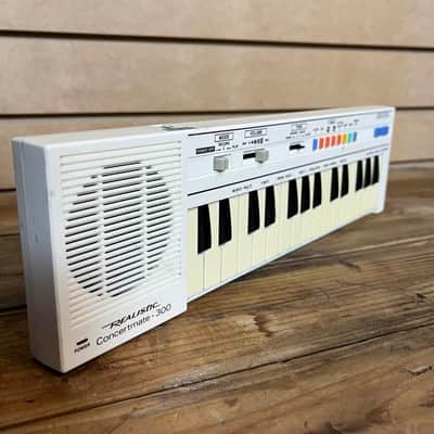 Realistic Concertmate-300 Mini Synth Keyboard