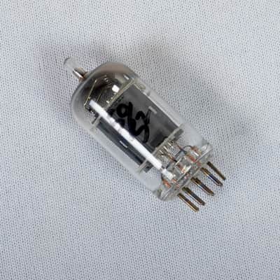 RCA 12AX7 / ECC83 – Made in USA – Strong Testing Vintage Tube image 4