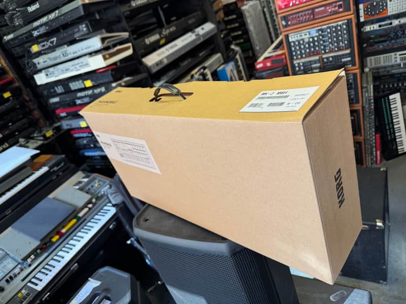 Korg MicroKorg 2 White Synth & Vocoder micro 37 MINI KEYBOARD MK2 in box //ARMENS// image 1