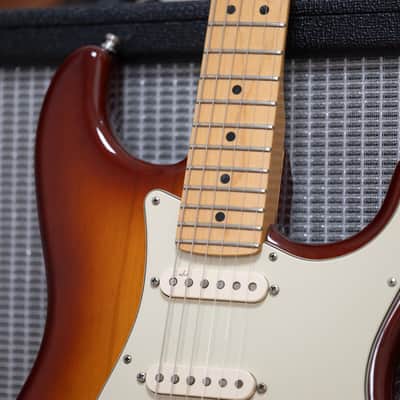 2011 Fender USA American Deluxe Ash Stratocaster - Tobacco Sunburst image 5