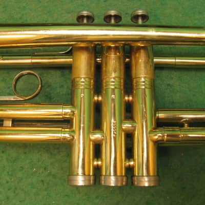 Conn Director Trumpet Elkhart 1962 - Reconditioned - Case & Bach 7C MP image 11