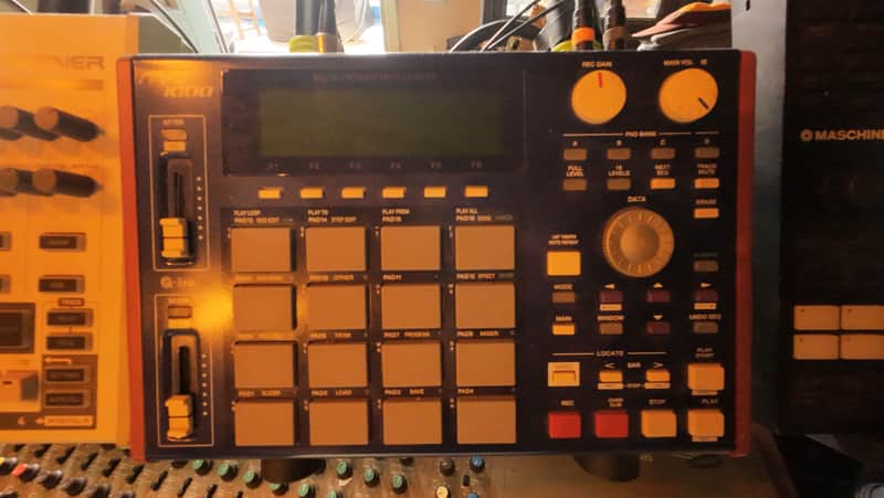 Akai MPC1000 Music Production Center 2004 - 2013 - Blue image 1