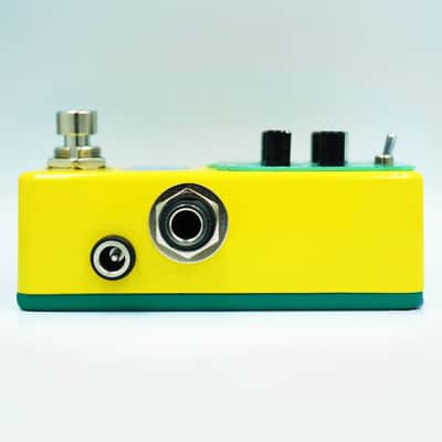 Bananana Aurora 8-Mode Pitch Shift Delay Pedal image 4