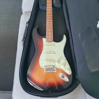 2017 Fender Stratocaster Classic Player '60s 3-Color Sunburst w/GIGBAG image 9