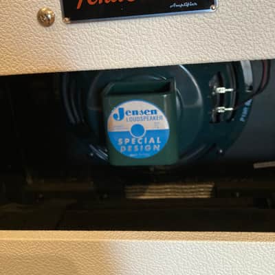 Fender '65 Princeton Reverb Reissue 12-Watt 1x10" Guitar Combo image 4