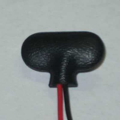 ONE very lightly used genuine Boss 9v battery clip [specifically for Boss pedals that use battery clip with black plastic covering near the terminal part (which are most of them) - but can be a replacement for the gray battery clip] image 11