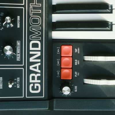 Moog Grandmother Dark 32-Key Semi-Modular Analog Synthesizer 2020 - Present - Black / Black Panel image 8