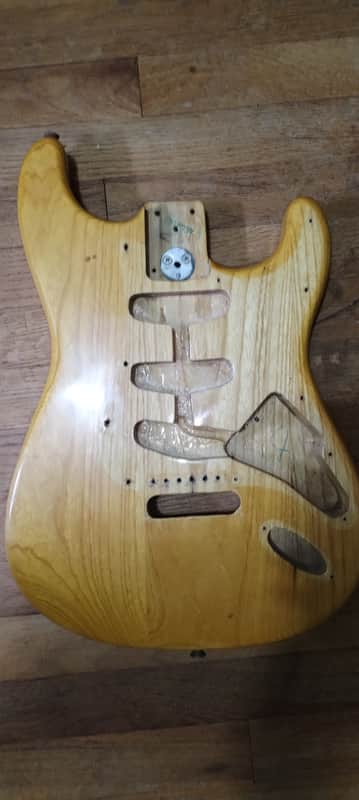 1975 Fender Stratocaster body - Natural image 1