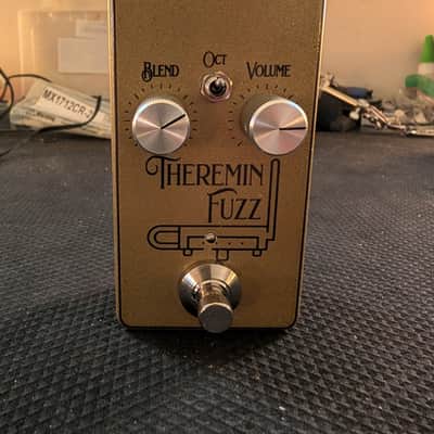 Theremin Fuzz 2023 - Gold Sparkle - 1590B image 1