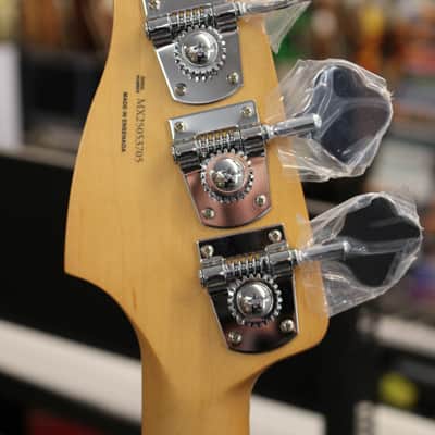 Fender Player II Precision Bass Maple Fingerboard Birch Green Electric Bass Guitar 8lbs 8oz image 6