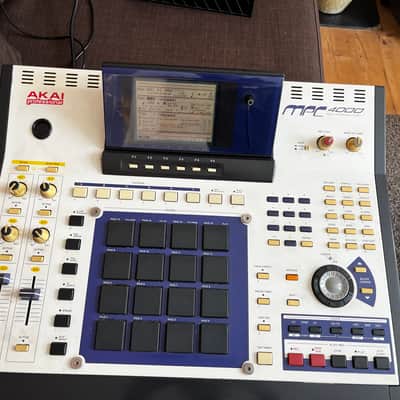 Akai MPC4000 Music Production Center