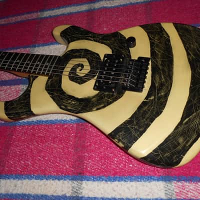 Kramer Striker Baretta 1980's Black & White Spiral image 10