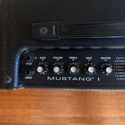 Fender Mustang I V.2 20-Watt 1x8" Modeling Guitar Combo 2013 - 2018 - Black image 5