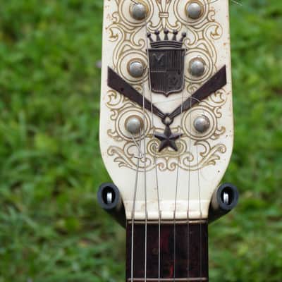 Maccaferri G-40 plastic guitars white image 2