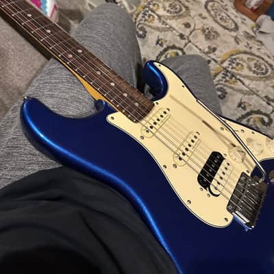 Fender American Ultra Stratocaster HSS with Rosewood Fretboard 2019 - 2025 - Cobra Blue image 3