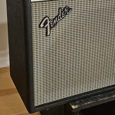 Fender Deluxe Reverb 2-Channel 22-Watt 1x12" Guitar Combo 1978-1979 - Silverface image 4