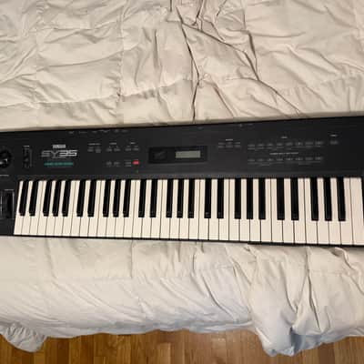 Vintage 1992 Yamaha SY35 Dynamic Vector Synthesizer