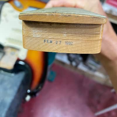 Fender 1992 American Floyd Rose Classic HSS Stratocaster Electric Guitar 3-Tone Sunburst image 9
