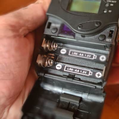 Sennheiser SK100 Transmitter + EK100 True Diversity Receiver (780–822 MHz) + Camera Shoe image 20