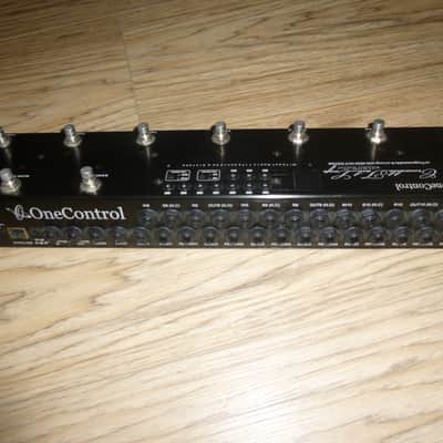 One Control Crocodile Tail Loop Switcher 2010s - Black image 2