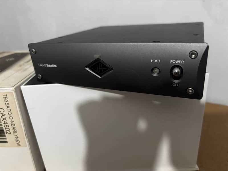 Universal Audio UAD-2 Satellite Thunderbolt 3 quad Core Desktop DSP Accelerator 2019 - Present - Gray image 1
