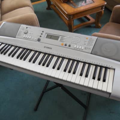 YAMAHA YPT-300 PORTABLE GRAND PIANO image 1