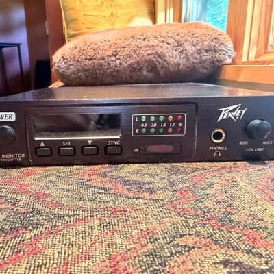 Peavey 3010690 Wireless In-Ear Monitor System 2010s - Black image 4
