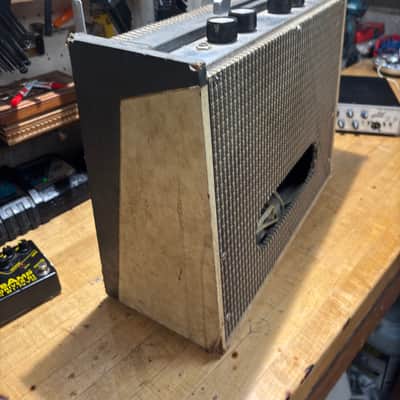 Kay 804 vibrato amp Mid 60’s image 4