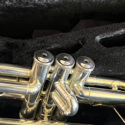 Yamaha Custom YTR-8335LA Silver 1st Generation Professional Trumpet image 7
