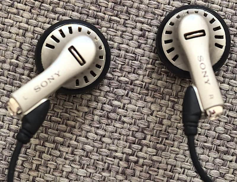 Sony N.U.D.E MDR-E484 Twin Turbo Ceramic Cela Dynamic Earphones