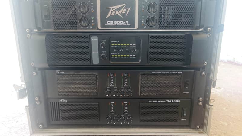 Peavey CS800 x 4 2010 - Excellent image 1