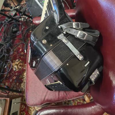Sonola Piano Accordion 55s 41/120 w Case and Straps - Black image 7