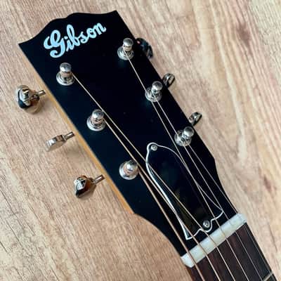 Gibson J-35 '30s Faded Natural image 11