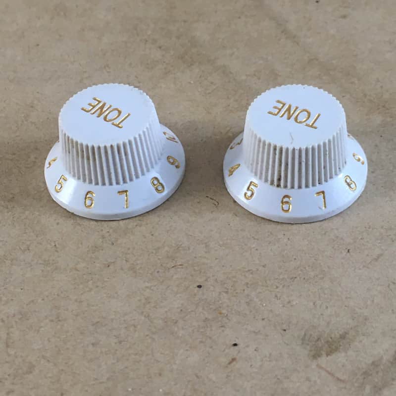 ? Fender Strat knobs tone White