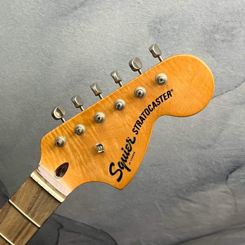 Squier Classic Vibe 70s Loaded Stratocaster Neck Vintage Tint with CBS Style Headstock, Flame Maple Figuring image 1