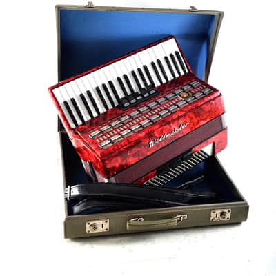 Guerrini Accordion With Hard Case 626 | Reverb