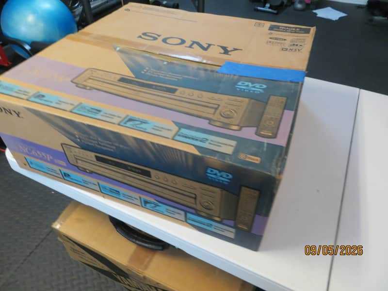 Sony DVP-NC655P 5 Disc DVD CD Carousel Changer Player