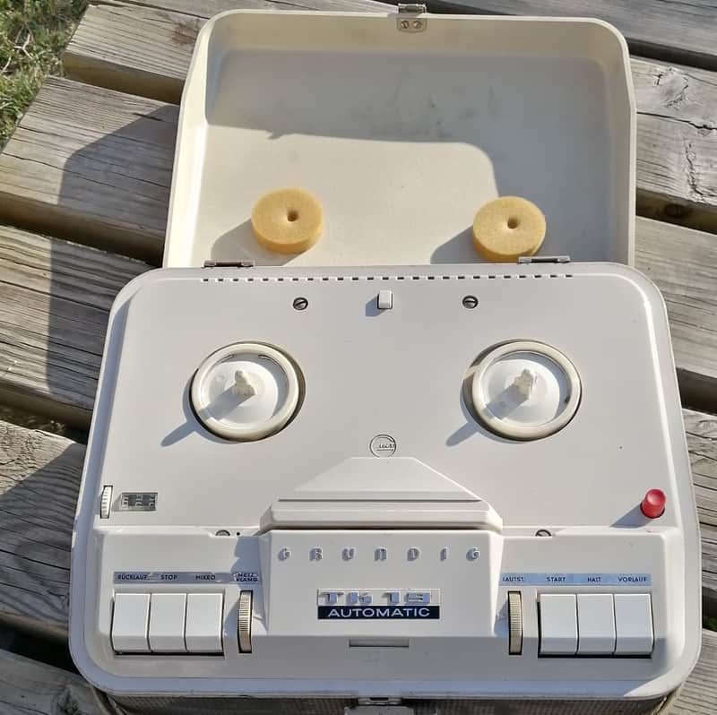 Grundig TK19 - TK23 - TK28 - TK30 (x2) - TK40 - TK41 - TK45 - TK46 - TK820 - TK?? à lampes image 1