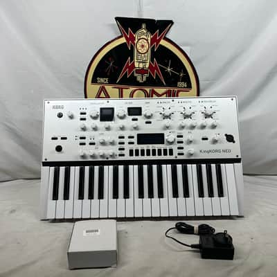 Korg KingKORG Neo 37-Key Analog Modelling Synthesizer with Power Supply and Footswitch
