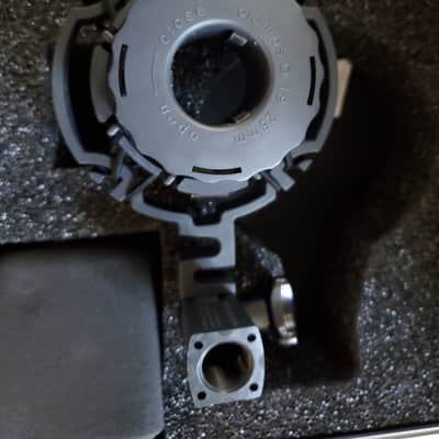 AKG C214 Large Diaphragm Cardioid Condenser Microphone 2010s - Black image 9