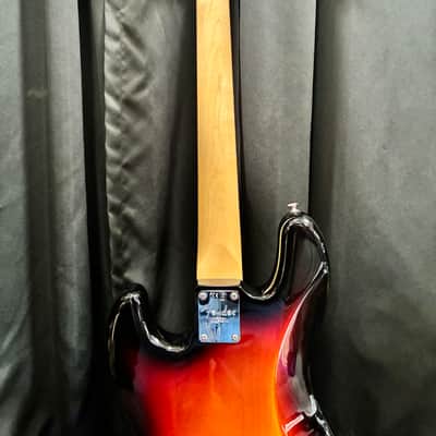 Fender American Professional Jazz Bass with Rosewood Fretboard 2017 - 2019 - 3-Color Sunburst image 5
